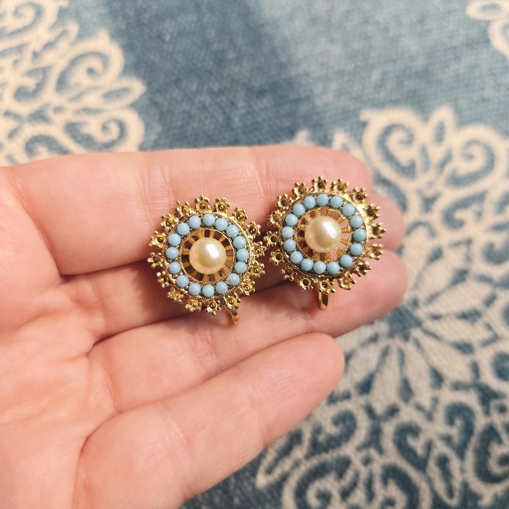 Vintage Pair of Gold Turquoise Pearl Clipon Stud Earrings